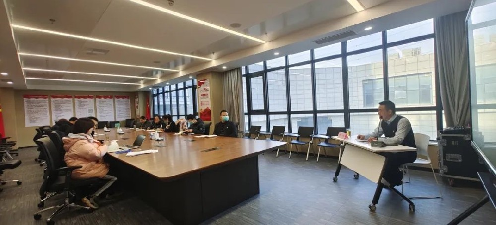 【黨建園地】鄭州控股公司黨委委員、副總經理、工會主席李偉講授主題教育專題黨課