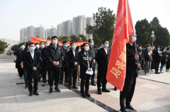 【精神文明建設(shè)】緬懷先烈 致敬英雄丨鄭投產(chǎn)業(yè)園全體員工赴鄭州烈士陵園開展“清明祭英烈”主題活動